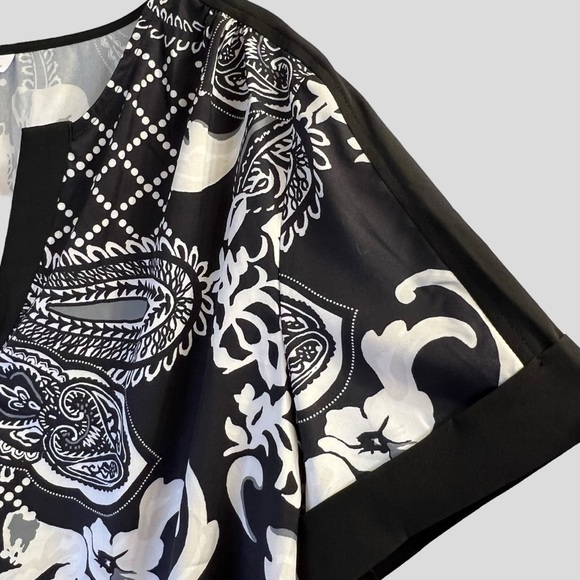 Women’s Top 2XL Black White Floral Paisley Split Neck - Picture 6 of 15